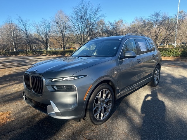 2023 BMW X7 40i's photo