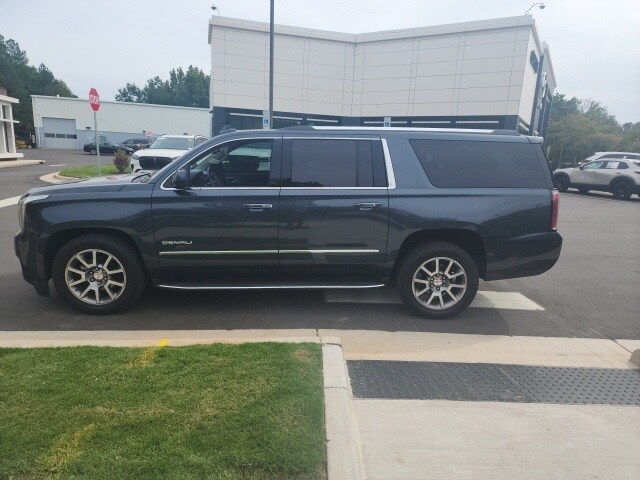 2019 Gmc Yukon XL Denali photo 2