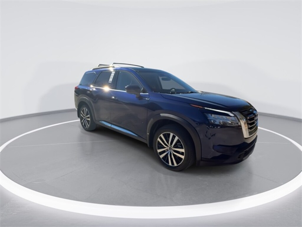 Used 2024 Nissan Pathfinder Platinum SUV