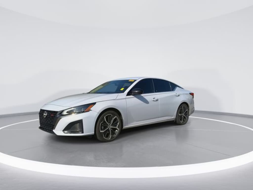 Used 2024 Nissan Altima 2.5 SR Sedan