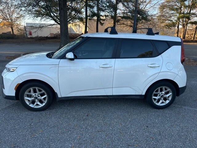 2022 Kia Soul LX photo 2