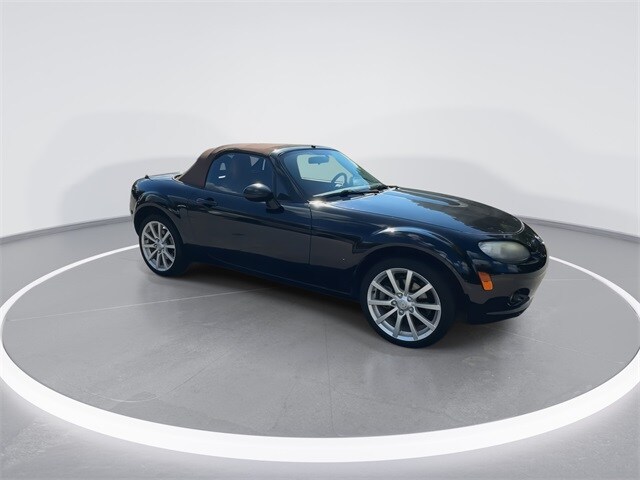 2006 Mazda MX-5 Miata Miata Grand Touring photo 2