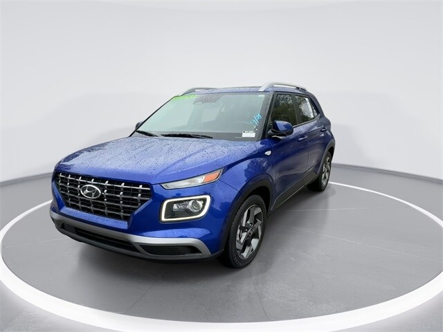 2024 Hyundai Venue Limited photo 4