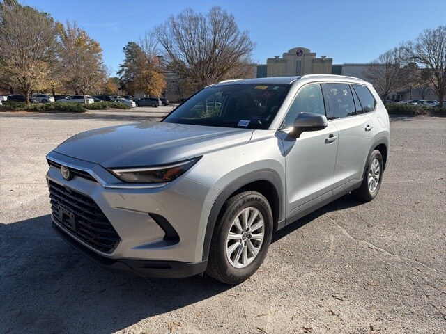 2024 Toyota Grand Highlander XLE photo 2