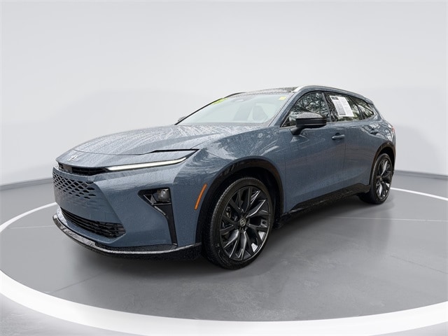 2025 Toyota Crown Signia Limited's photo