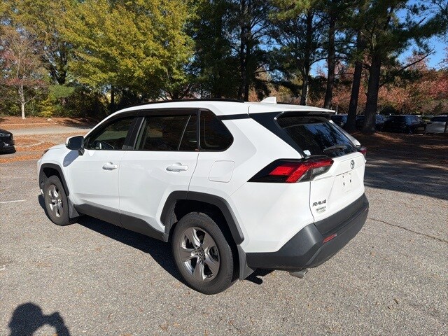 2023 Toyota RAV4 XLE photo 2