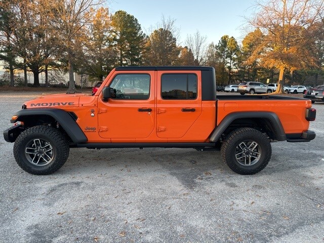 2025 Jeep Gladiator Mojave photo 3