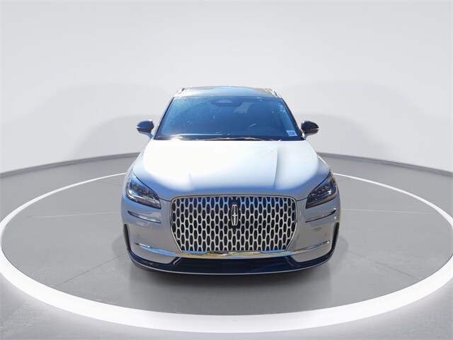 2025 Lincoln Corsair Premiere photo 3