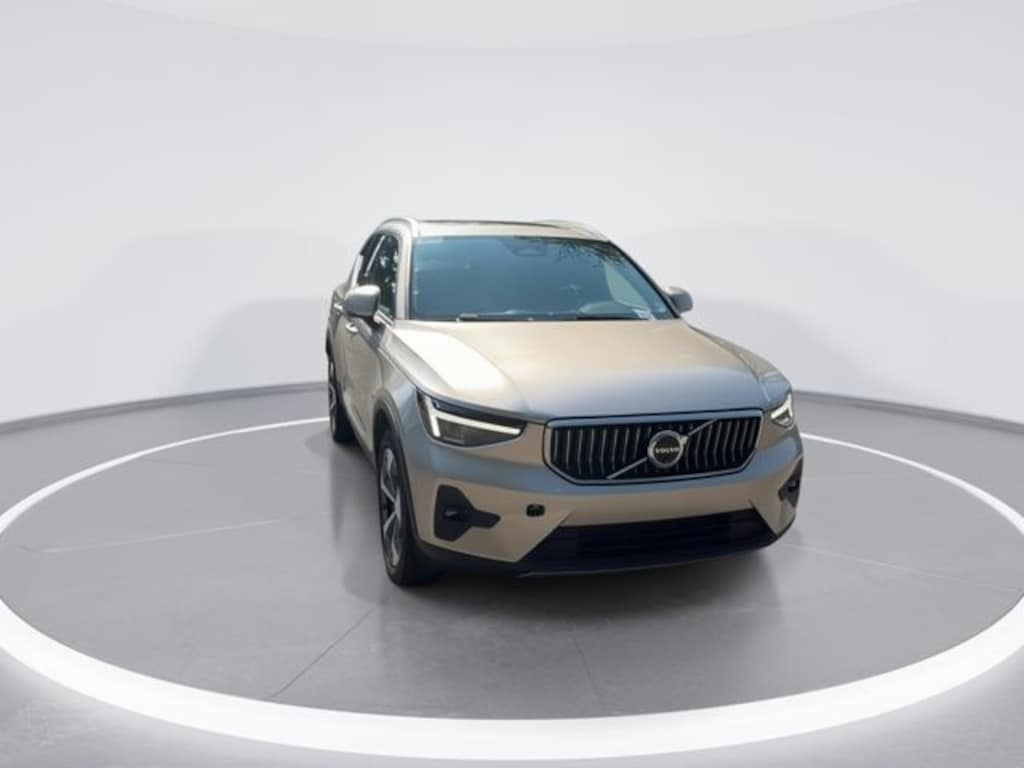 Used 2024 Volvo XC40 B5 Plus Bright Theme SUV