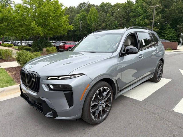 2024 BMW X7 M60i's photo