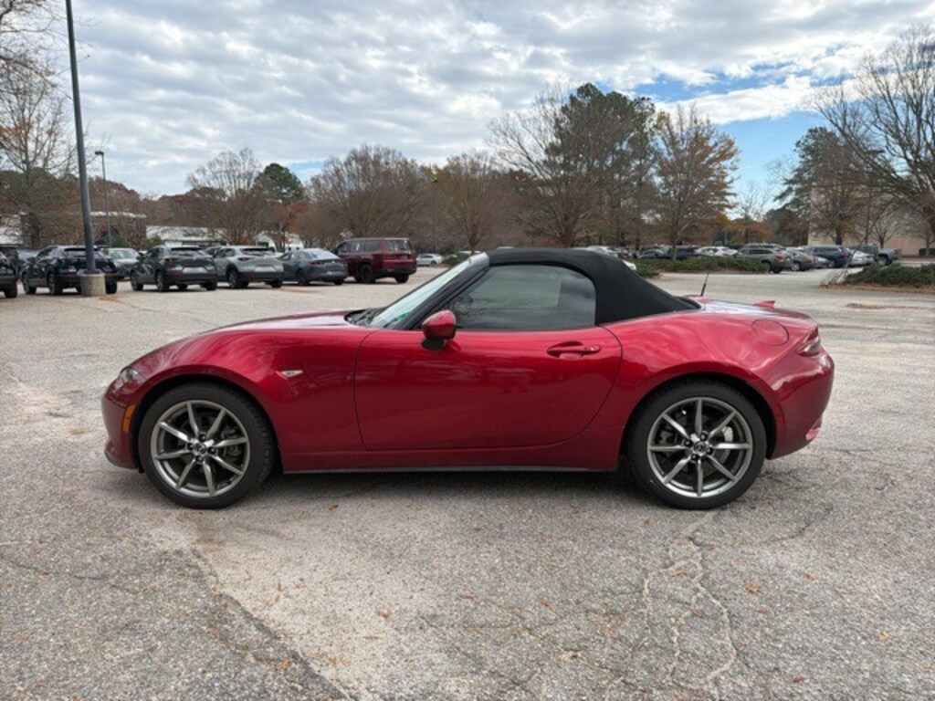 Used 2022 Mazda MX-5 Miata Grand Touring Convertible