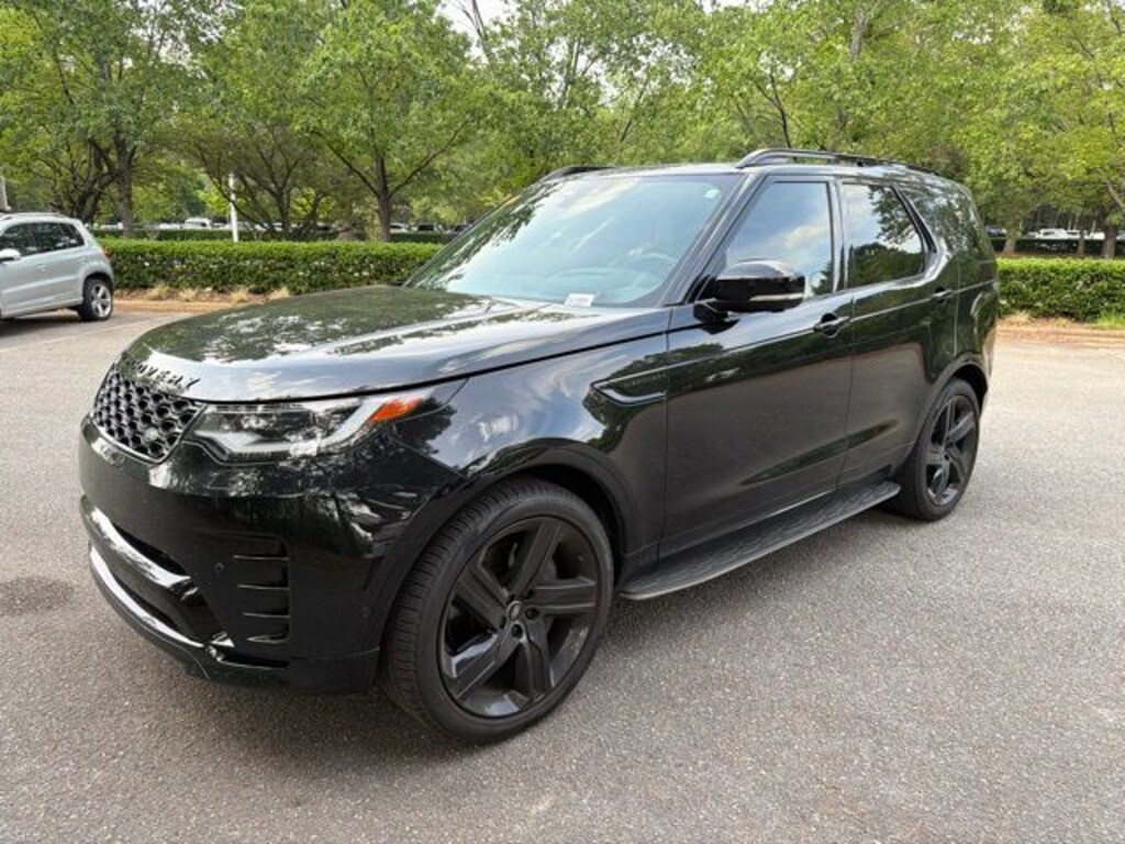 Used 2024 Land Rover Discovery Dynamic SE SUV