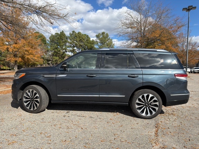 2024 Lincoln Navigator Reserve's photo