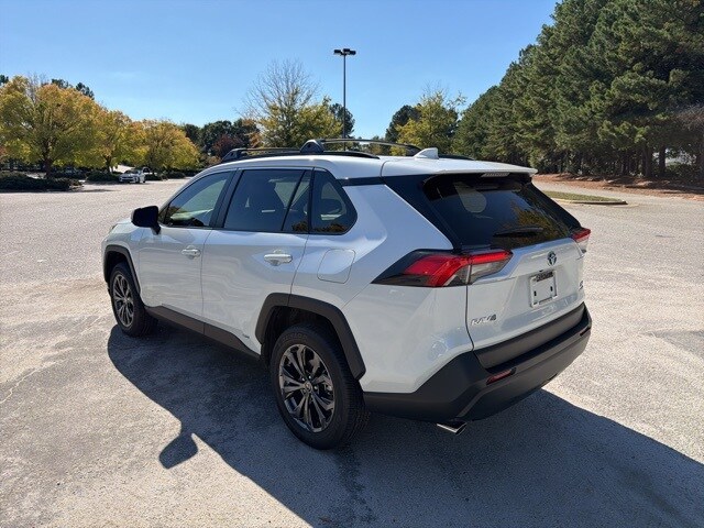 2024 Toyota RAV4 Hybrid XLE Premium photo 2
