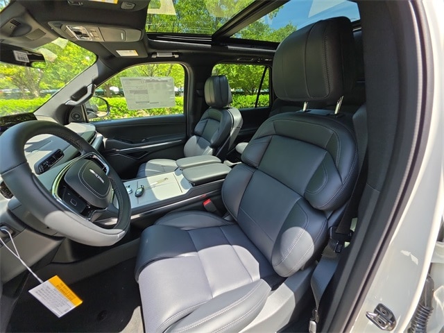 2025 Lincoln Navigator Reserve L - Photo 11