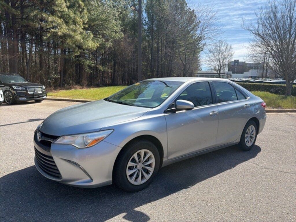 Used 2017 Toyota Camry LE Sedan