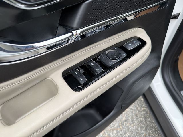 2026 Lincoln Corsair Premiere - Photo 13