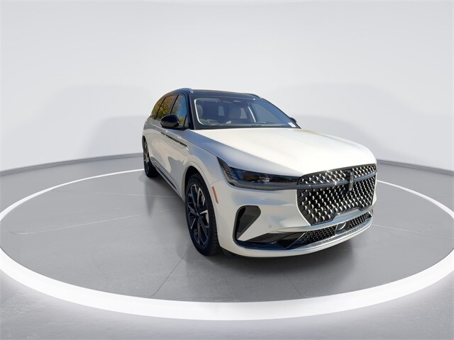 2026 Lincoln Nautilus Reserve photo 2