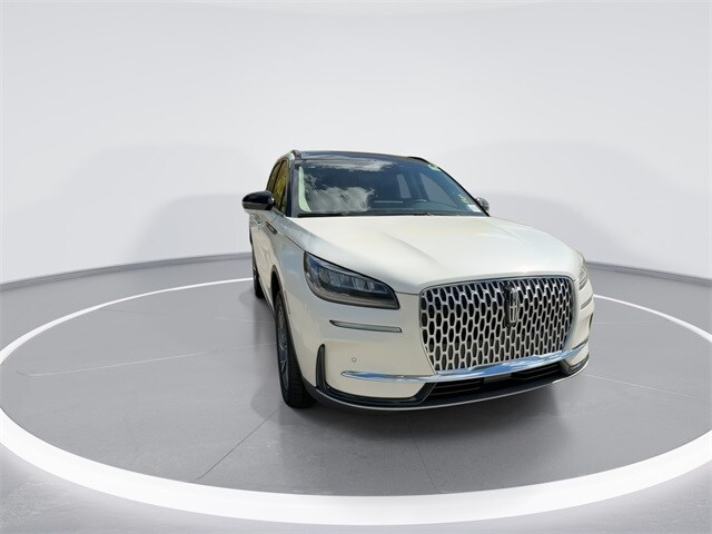 2026 Lincoln Corsair Premiere photo 3