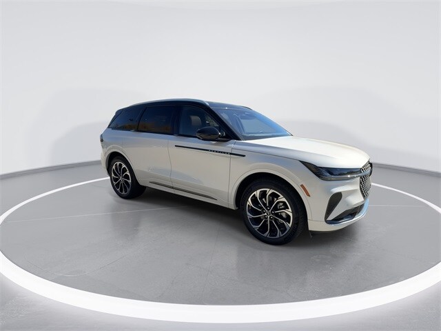 2026 Lincoln Nautilus Reserve photo 2