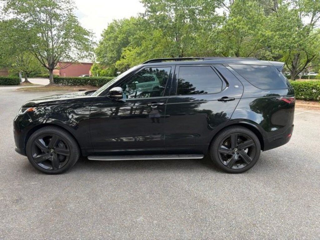 Used 2024 Land Rover Discovery Dynamic SE SUV