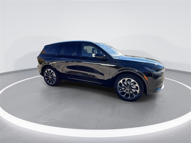 2026 Lincoln Nautilus Reserve photo 2