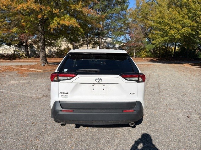 2023 Toyota RAV4 XLE photo 3