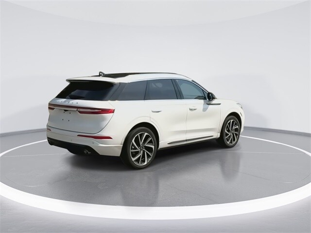 2024 Lincoln Corsair Grand Touring photo 2