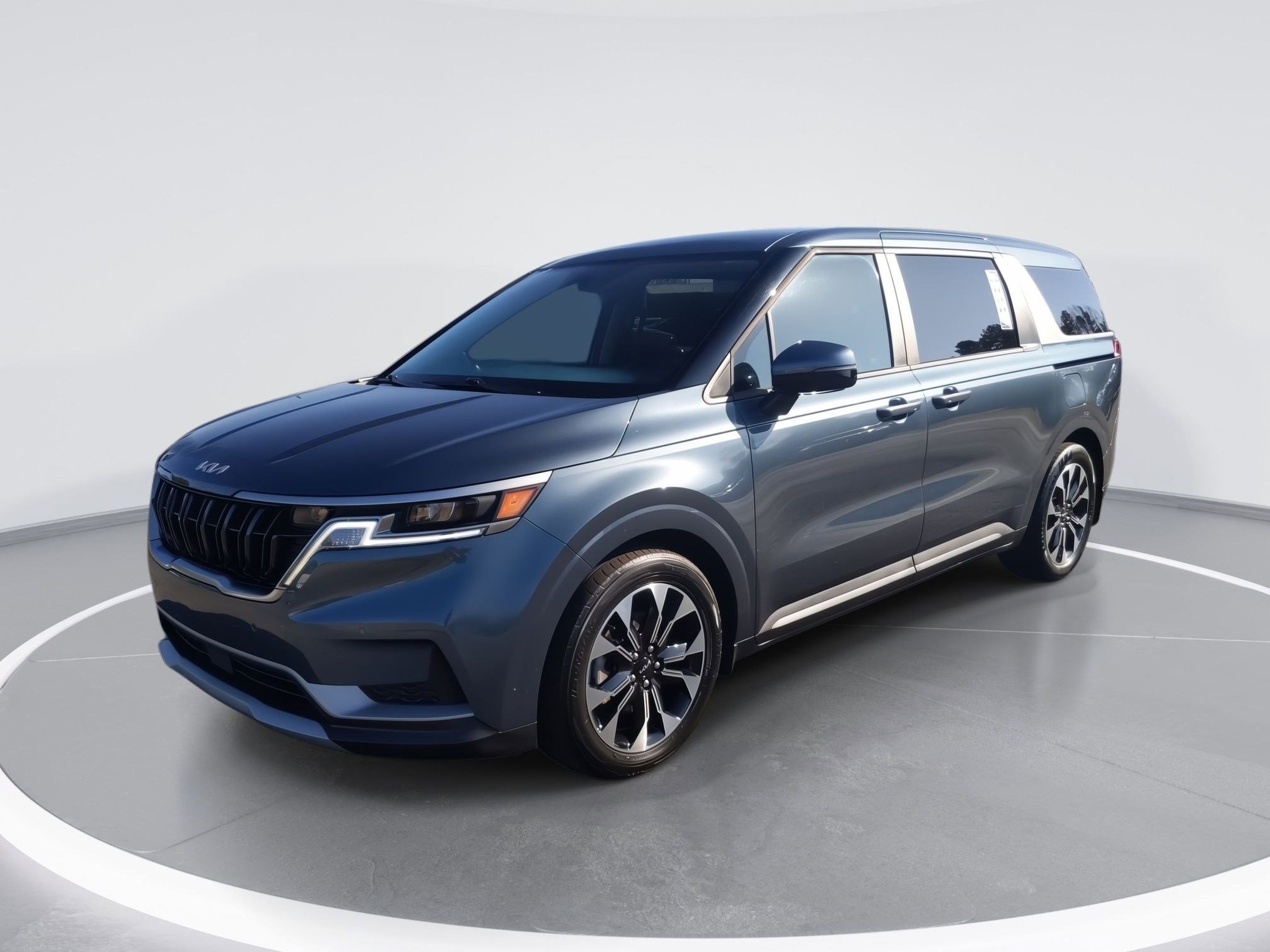  Kia Carnival