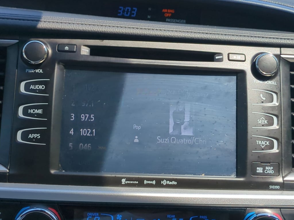 Used 2019 Toyota Highlander XLE XLE V6 FWD