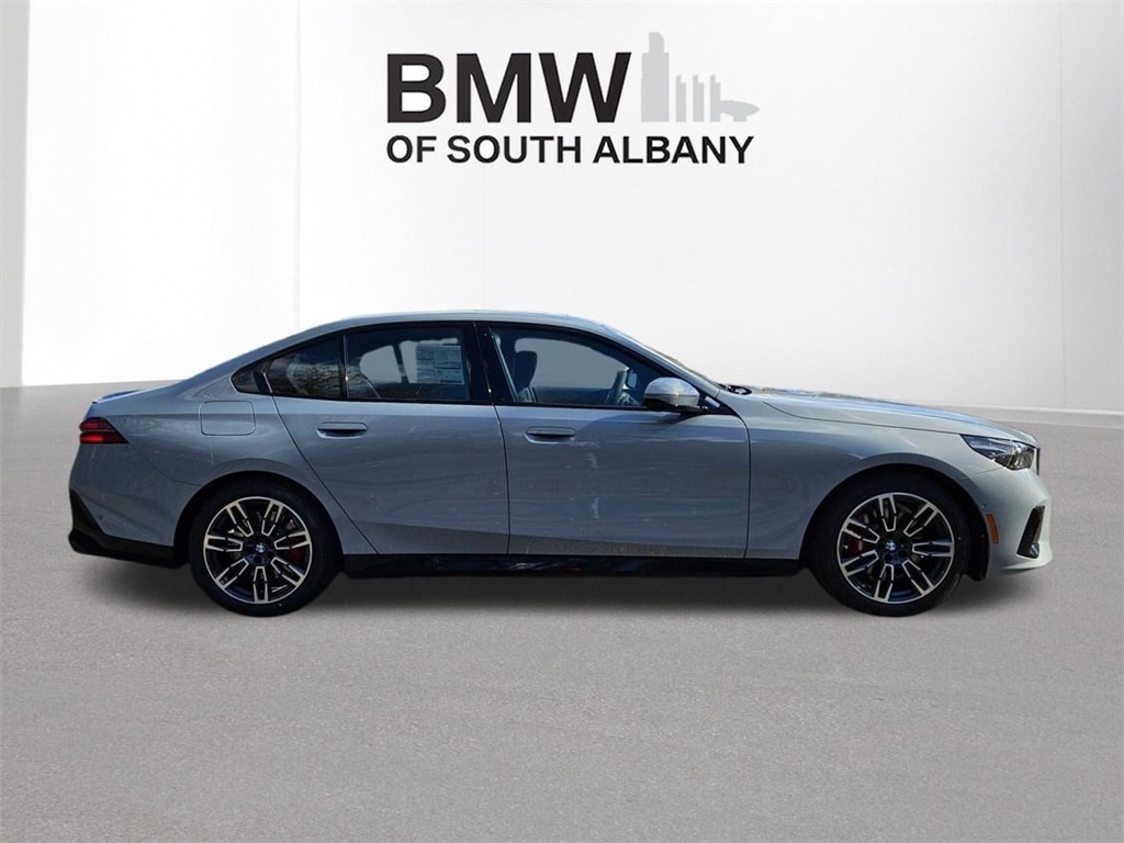 New 2026 BMW 530i xDrive Sedan