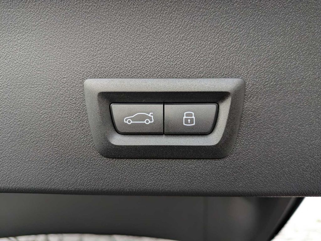 2026 BMW X3 30 - Photo 24