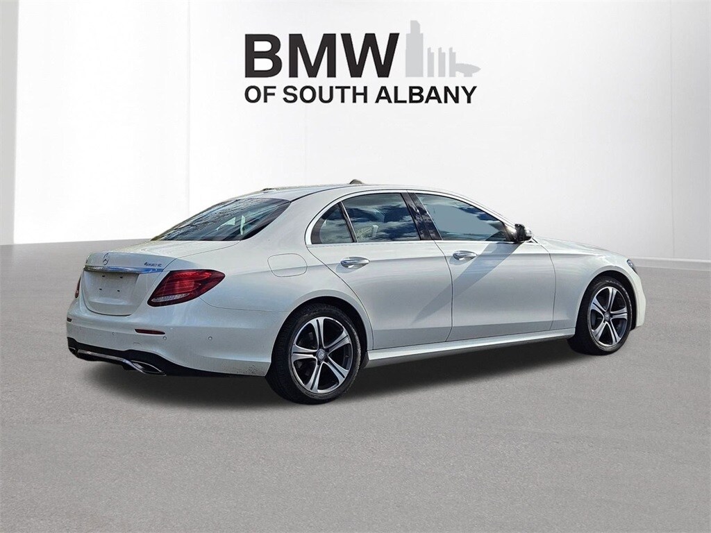 2017 Mercedes Benz E 300 Sedan photo 4