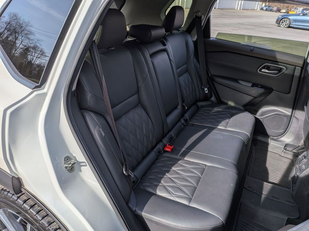 2023 Nissan Rogue Platinum - Photo 23