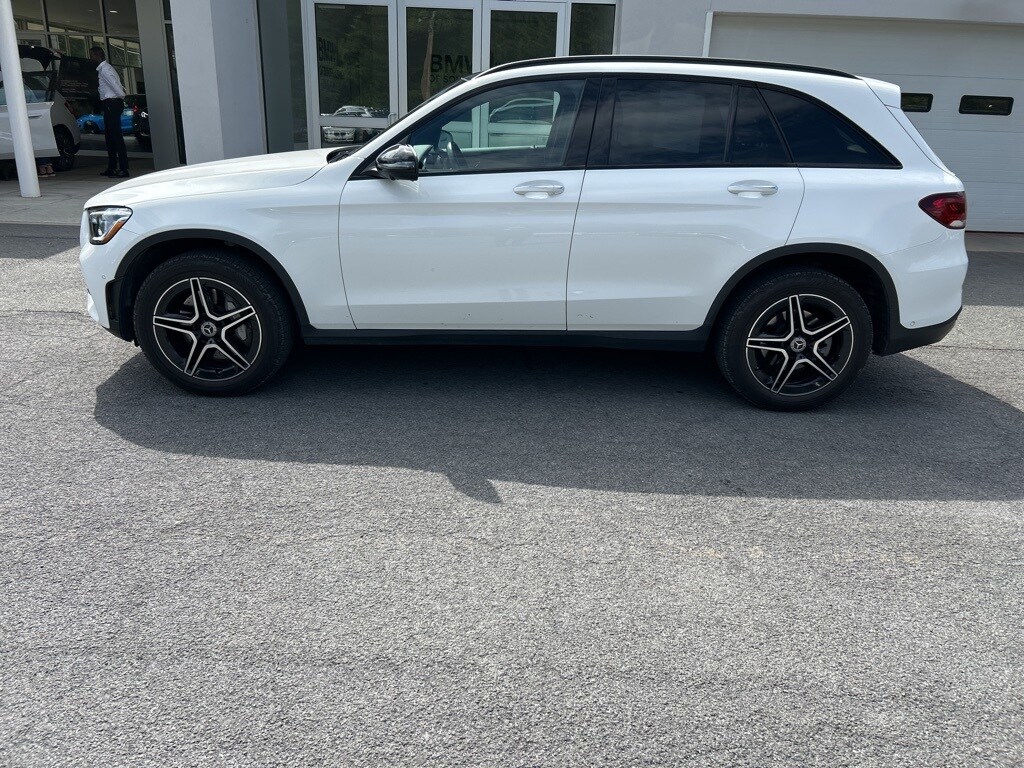 2022 Mercedes Benz GLC 300 4MATIC photo 2