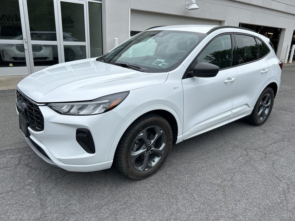 2023 Ford Escape ST-Line AWD's photo