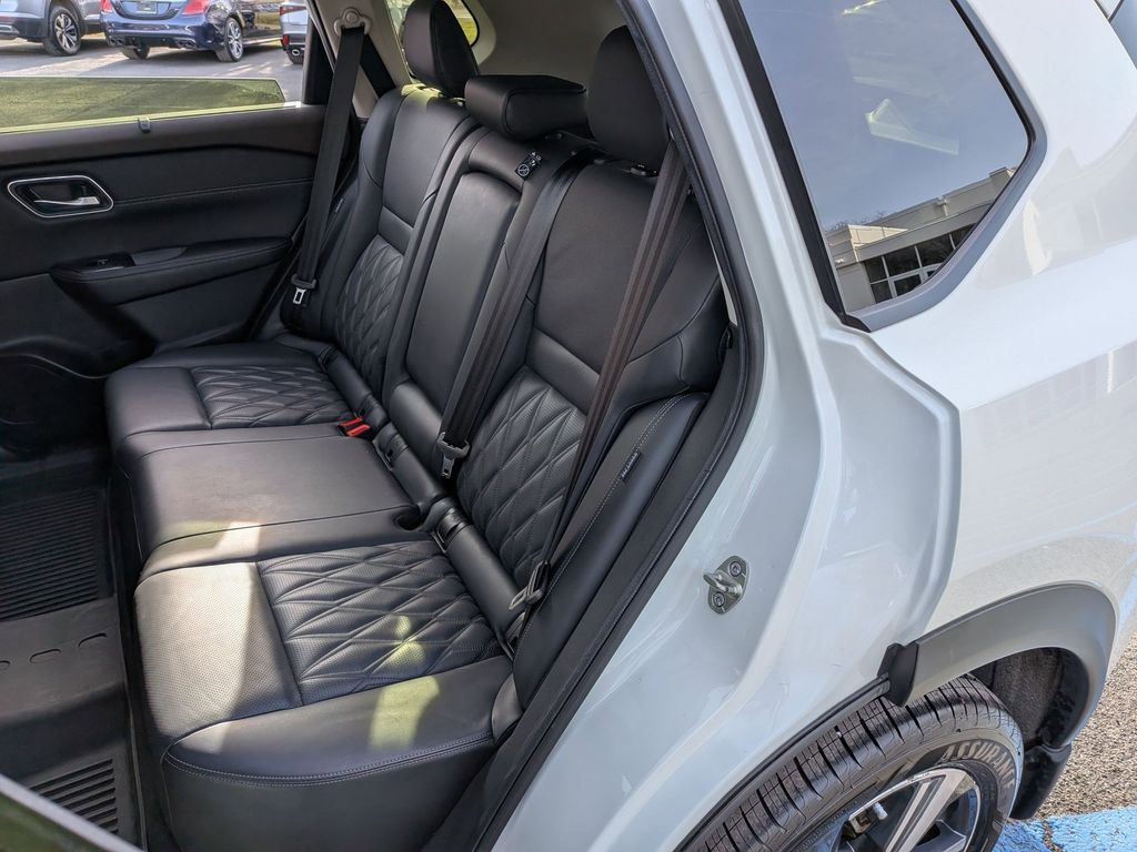 2023 Nissan Rogue Platinum - Photo 20