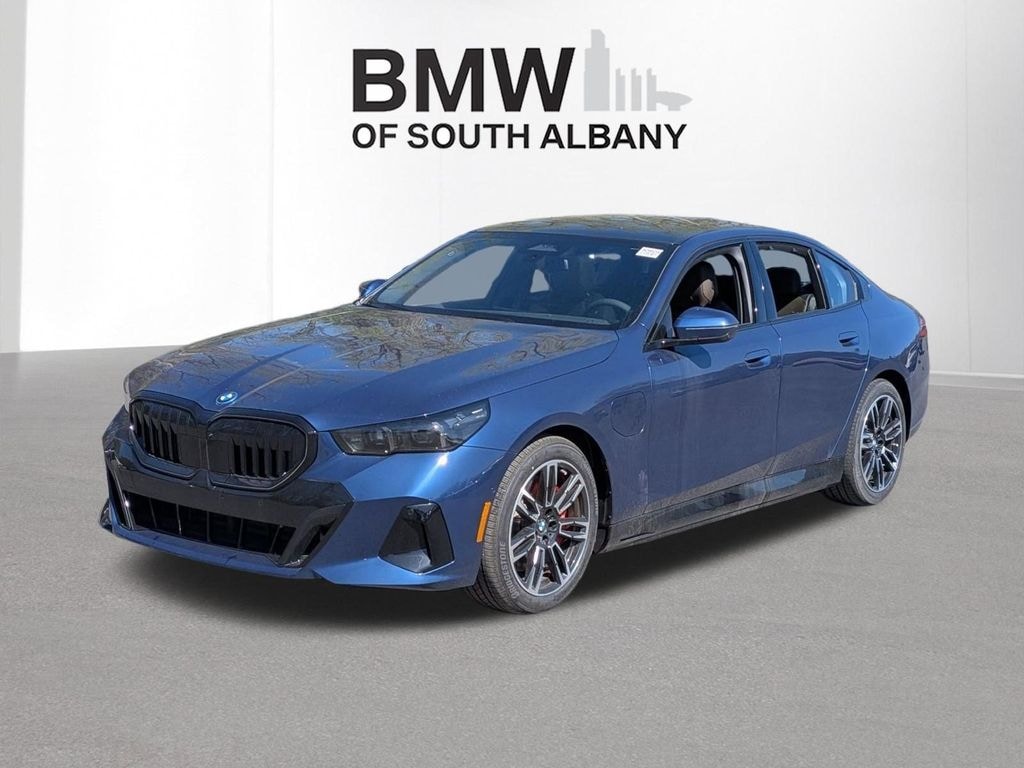 New 2026 BMW 550e xDrive Sedan