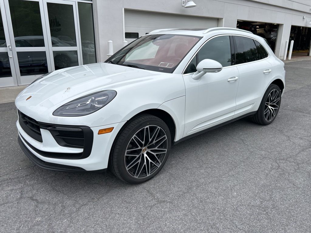 2023 Porsche Macan -'s photo