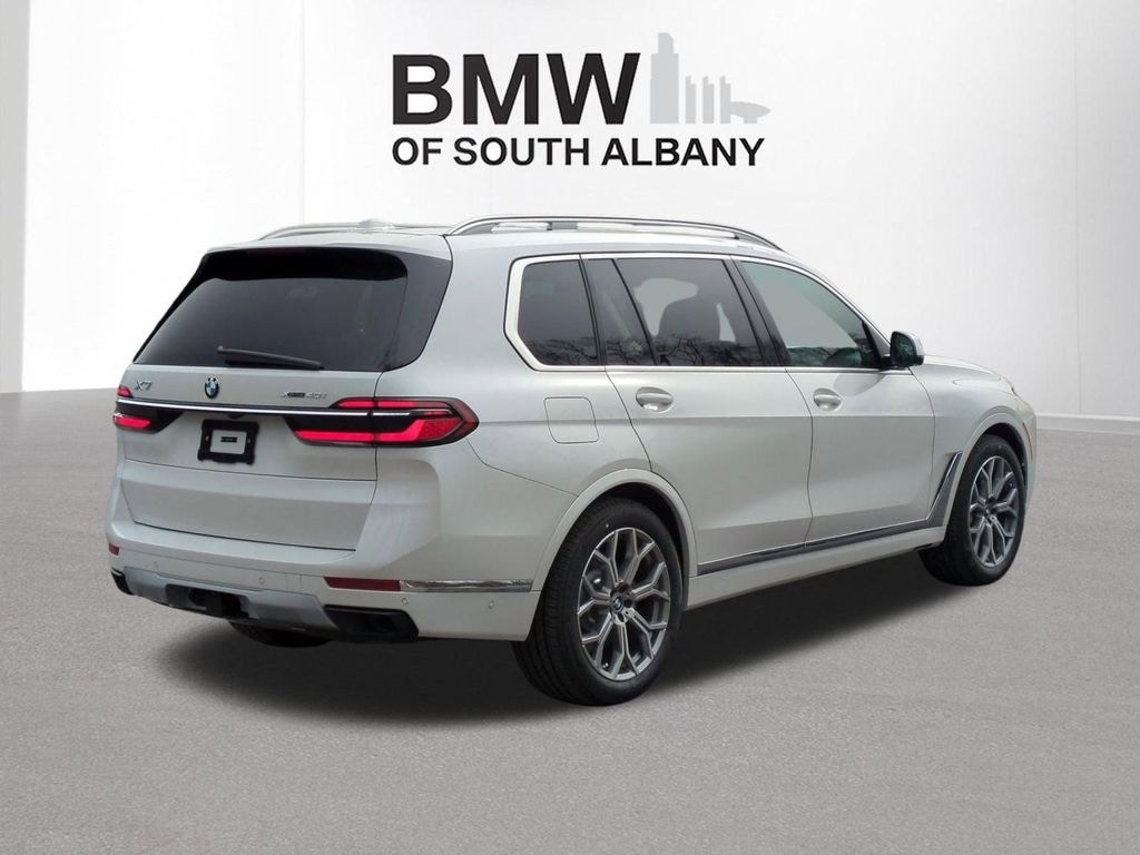 New 2026 BMW X7 xDrive40i SUV