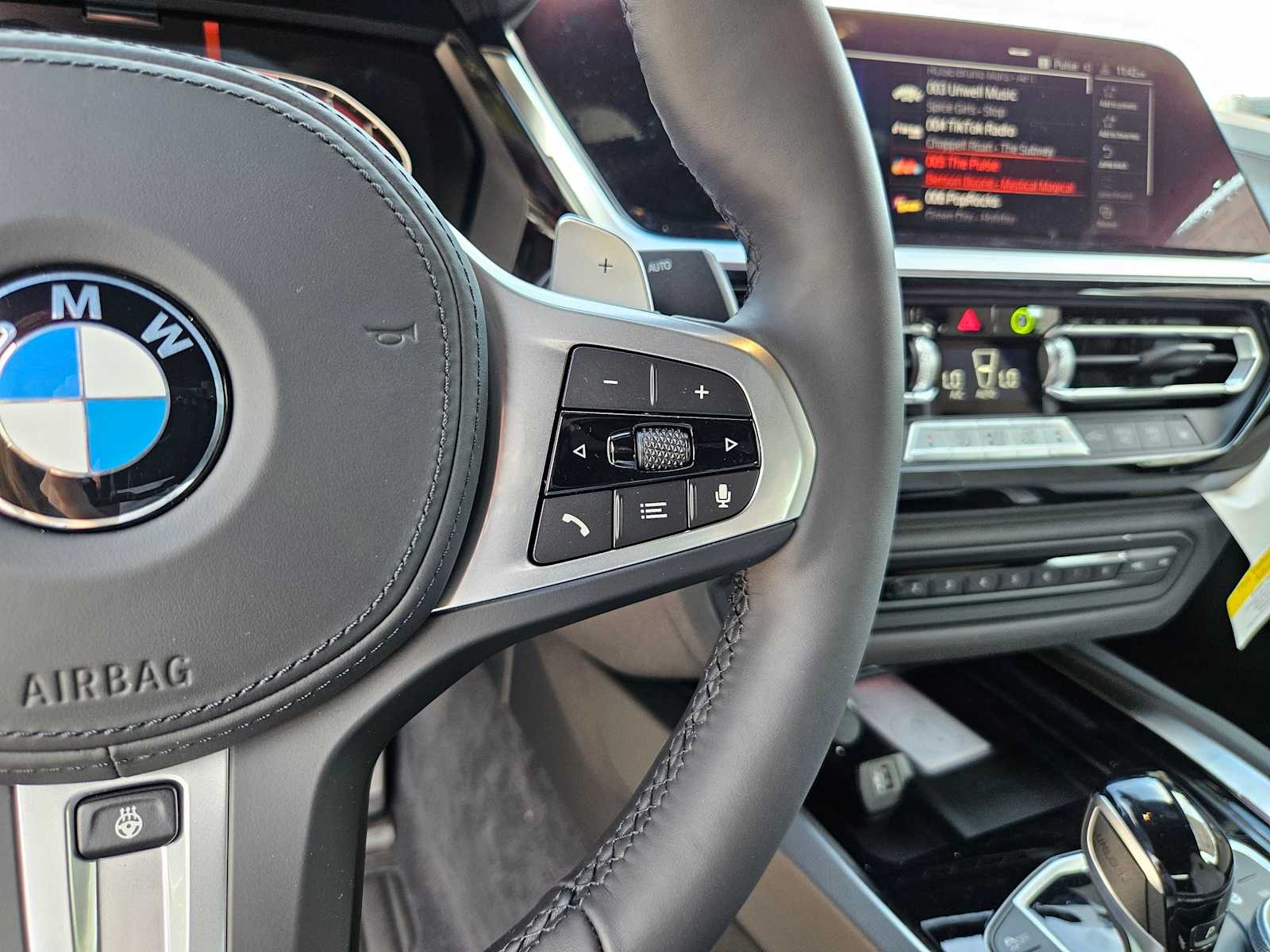 2026 BMW Z4 30i - Photo 11