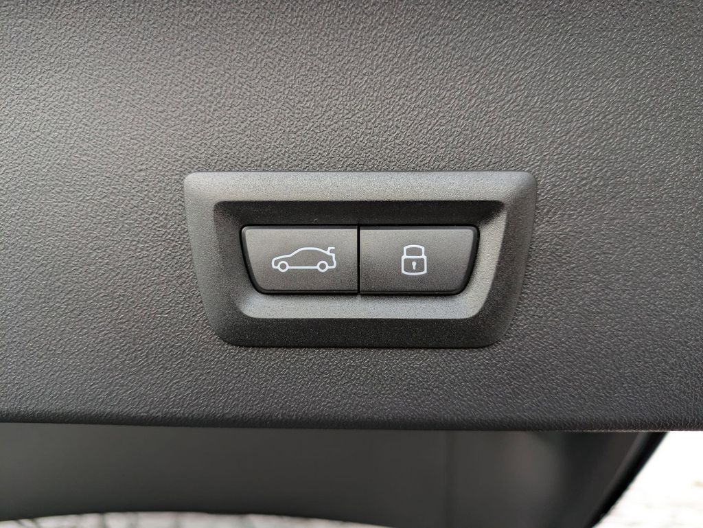 2026 BMW X3 30 - Photo 24