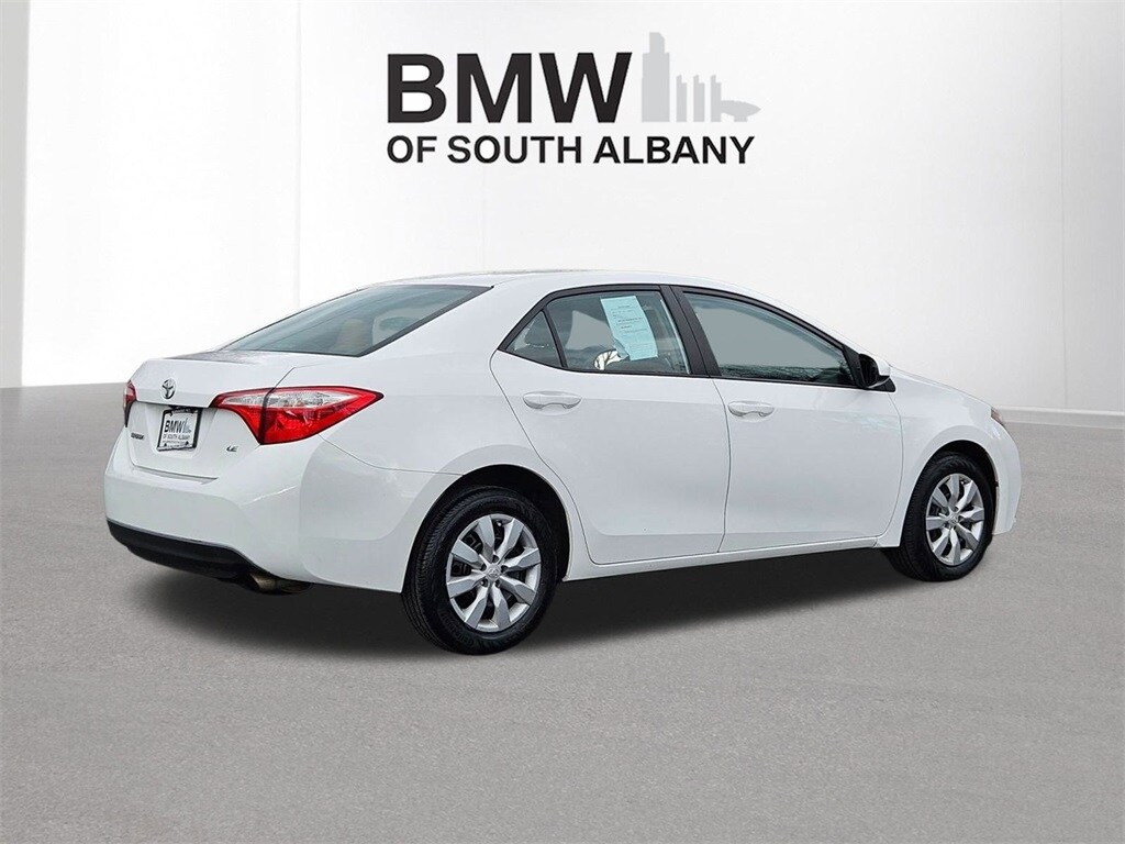 2016 Toyota Corolla LE photo 4