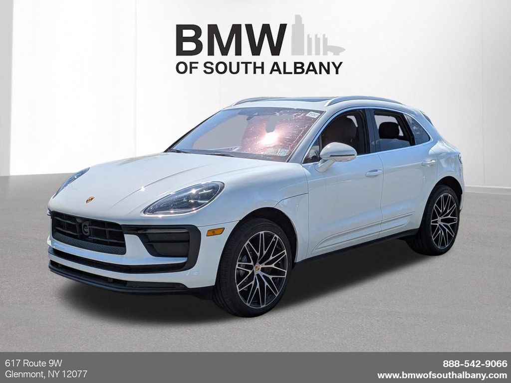 2023 Porsche Macan -'s photo
