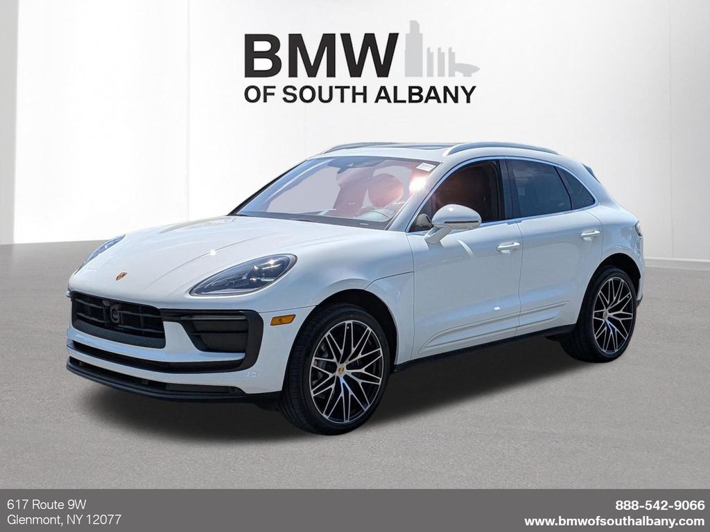 2023 Porsche Macan -'s photo