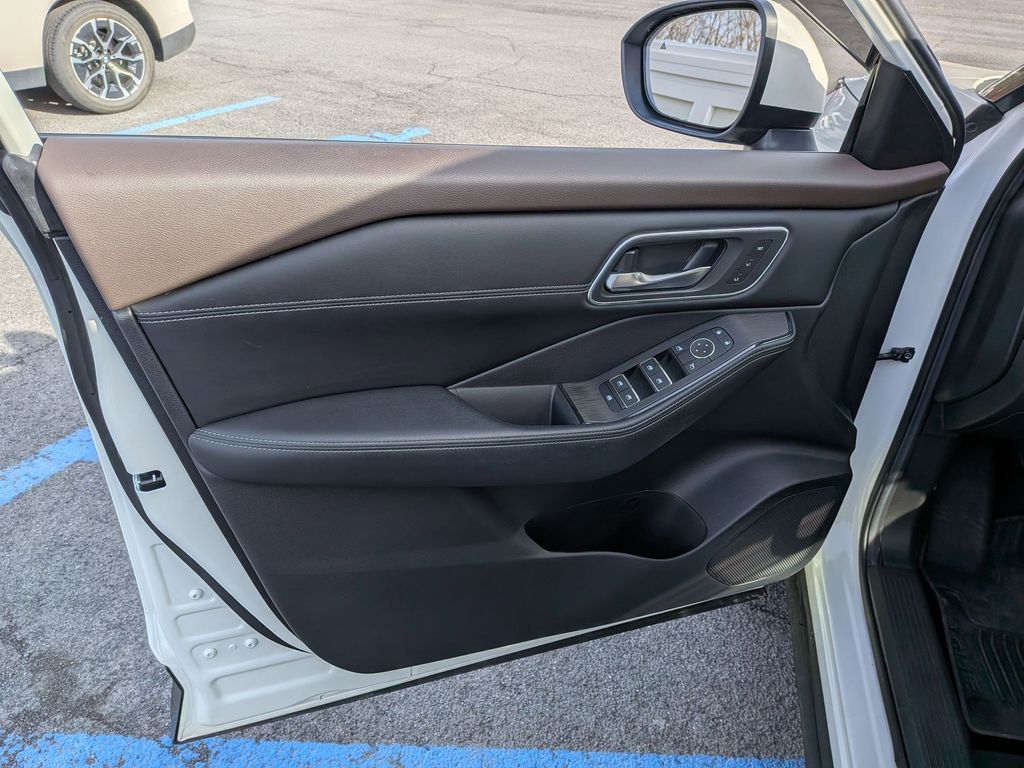 2023 Nissan Rogue Platinum - Photo 7