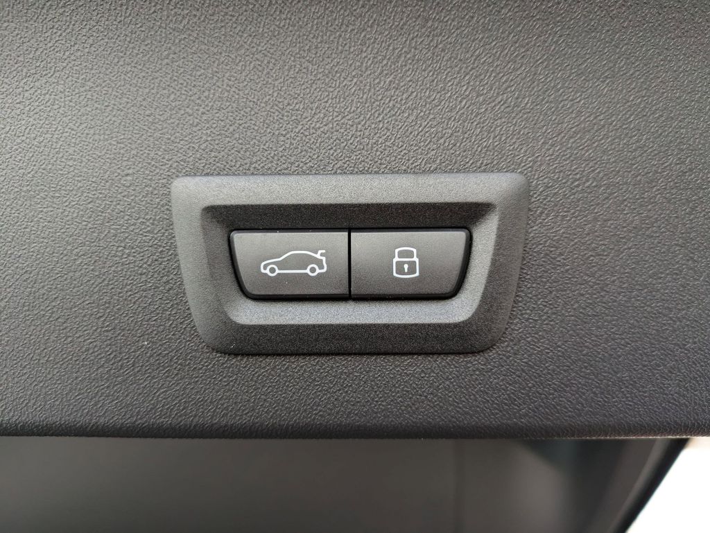 2026 BMW X3 30 - Photo 24