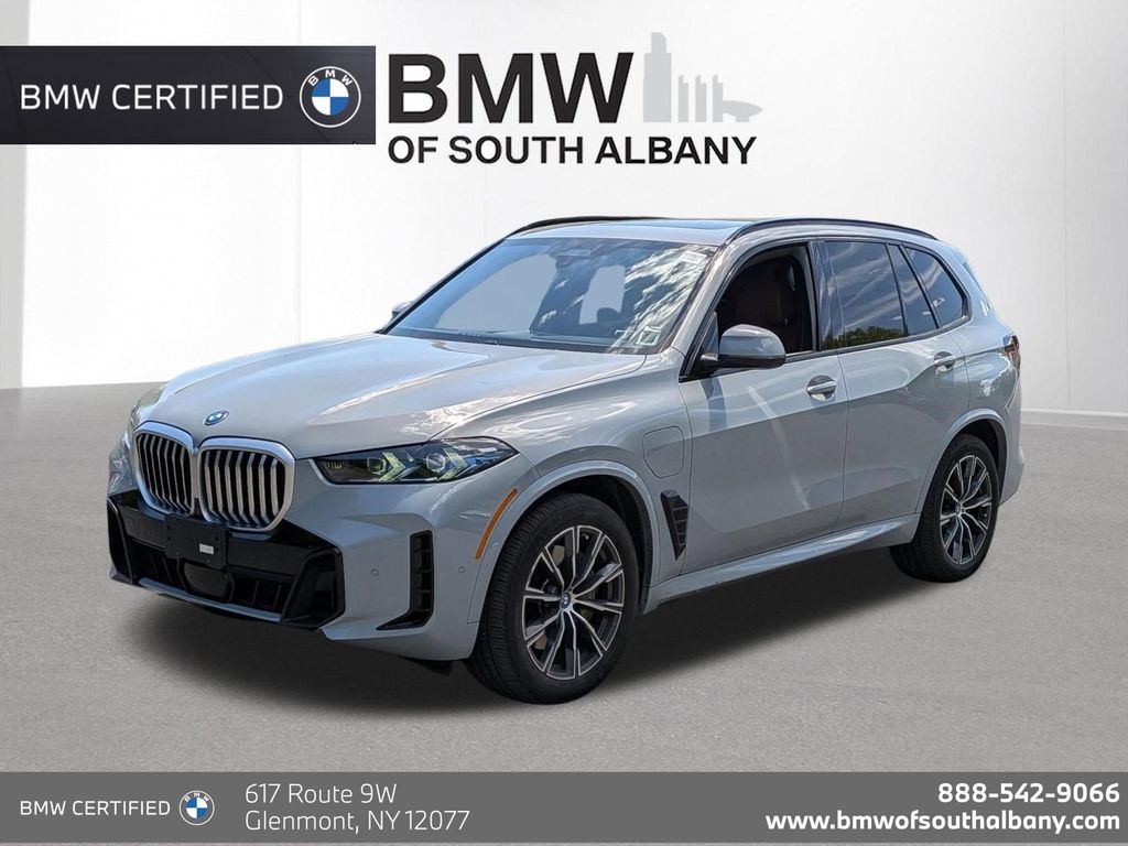 2025 BMW X5 xDrive50e's photo