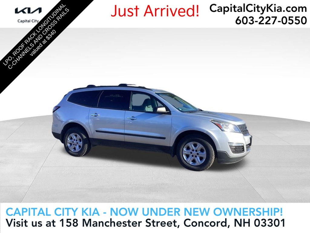 2017 Chevrolet Traverse LS's photo