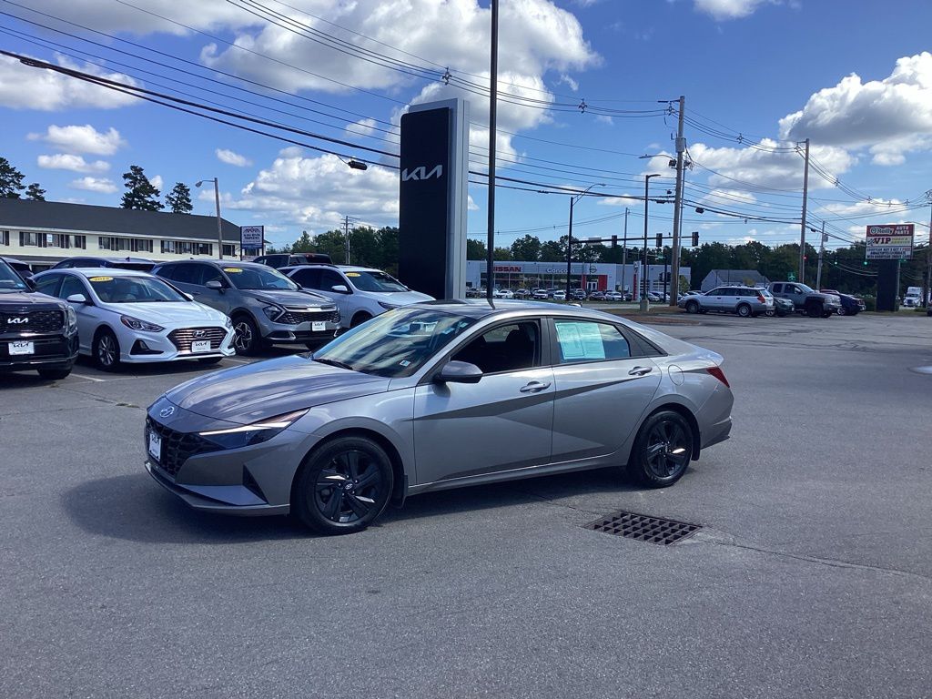 2023 Hyundai Elantra Hybrid Blue photo 2